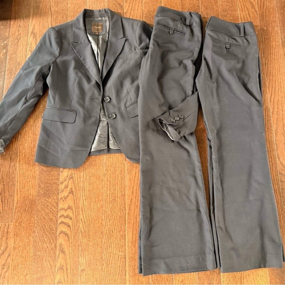 The Limited Navy Blue Pants Suit 8
